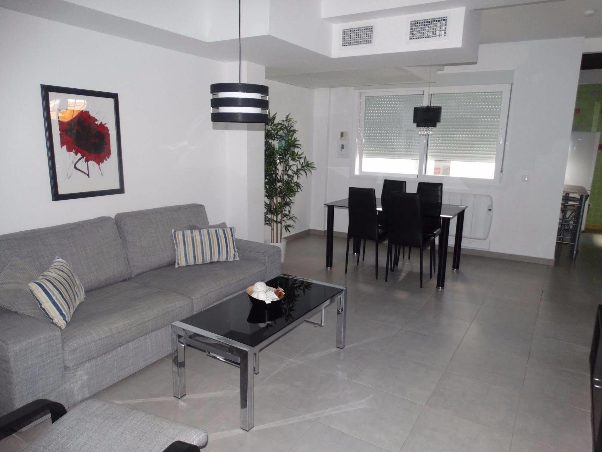 Malaga Apartamentos - Nuno Gomez, 24 Dış mekan fotoğraf